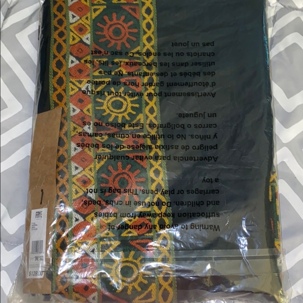 Frye one size wrap/scarf 🧣 - Picture 4 of 5